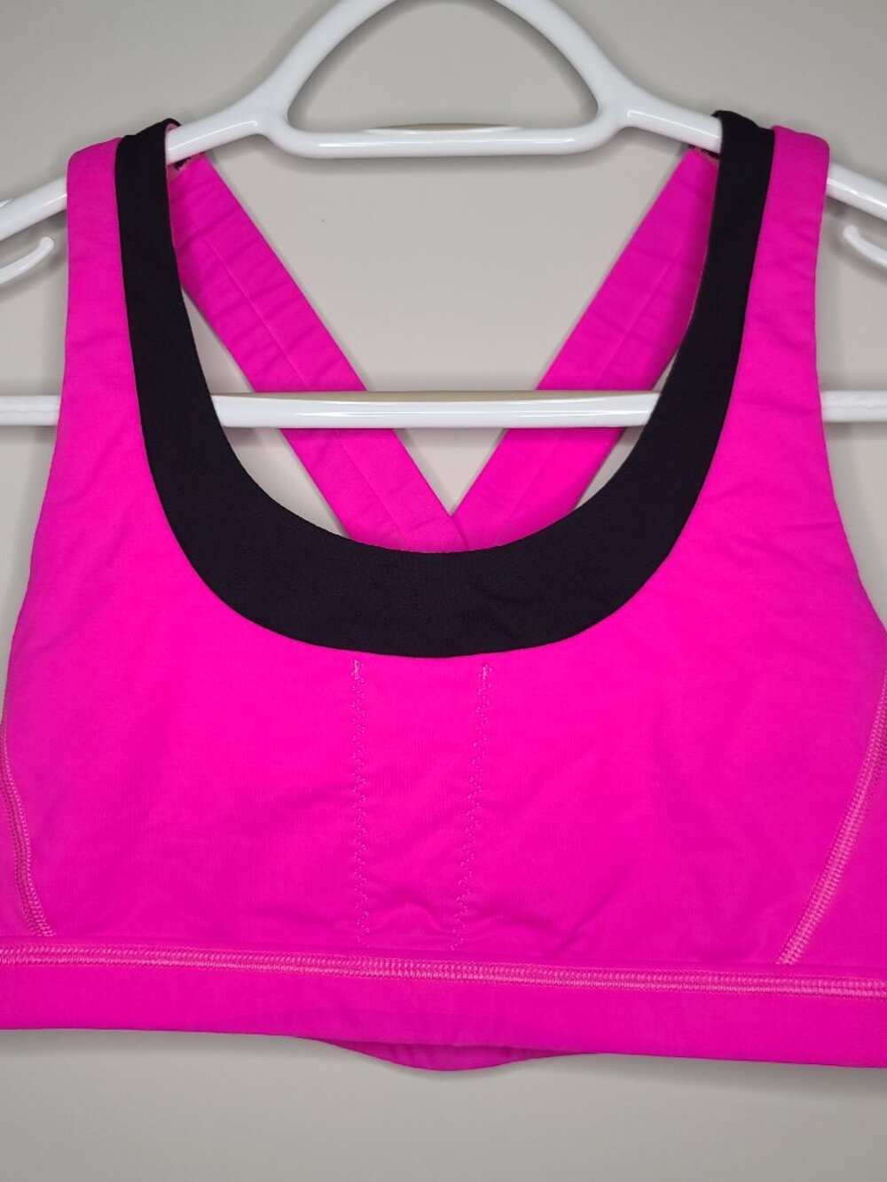 Lululemon Run Stuff Your Bra II Raspberry Glo Light / Black Size 4